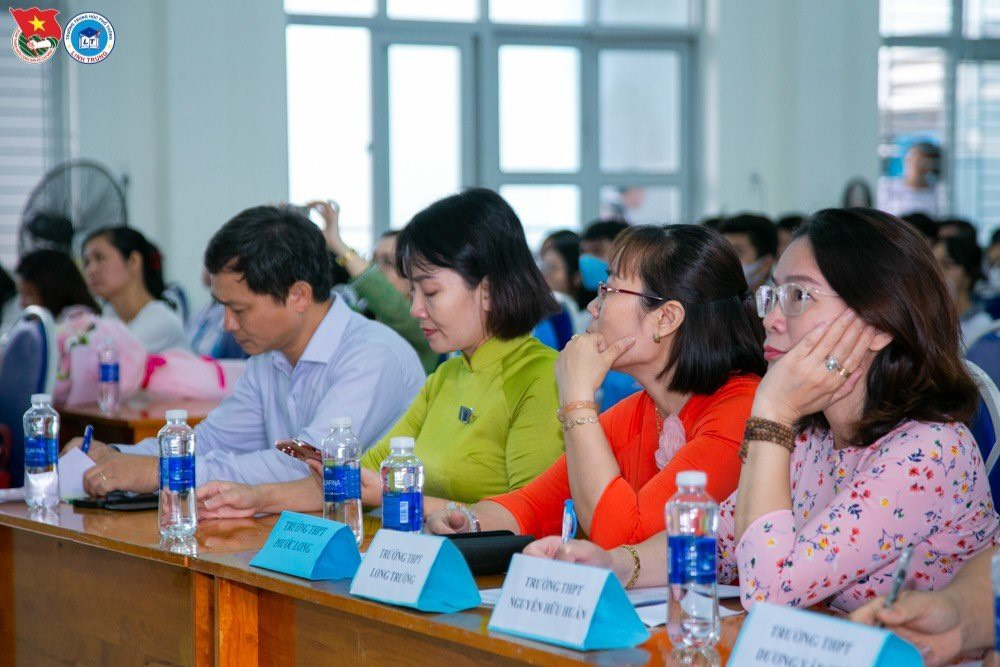 Dự án văn học Hội ngộ ở tương lai (3).jpg